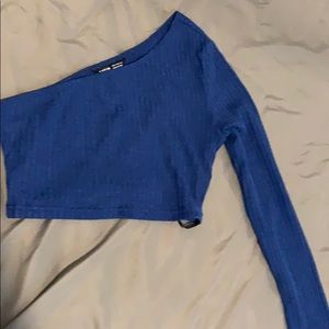 One shoulder crop top